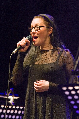 Holly Cole