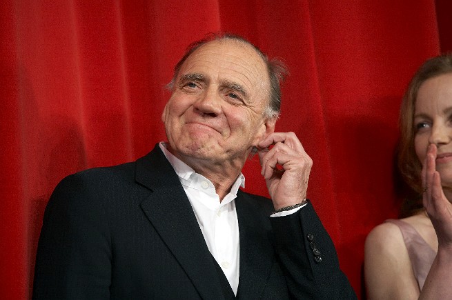 Satte Farben vor Schwarz